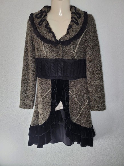 [403] Love Token Green Ruffle Sweater Jacket - Picture 1 of 12